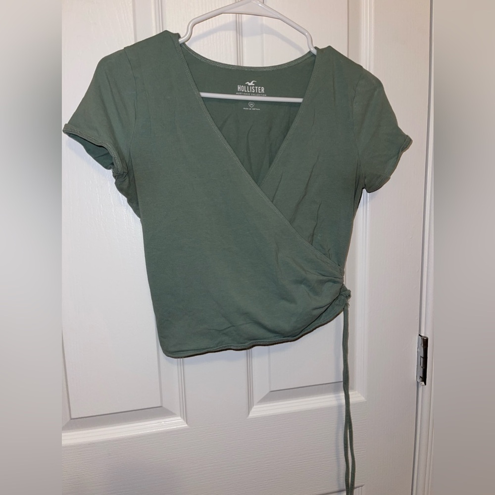 Hollister Women's Green Wrap Top